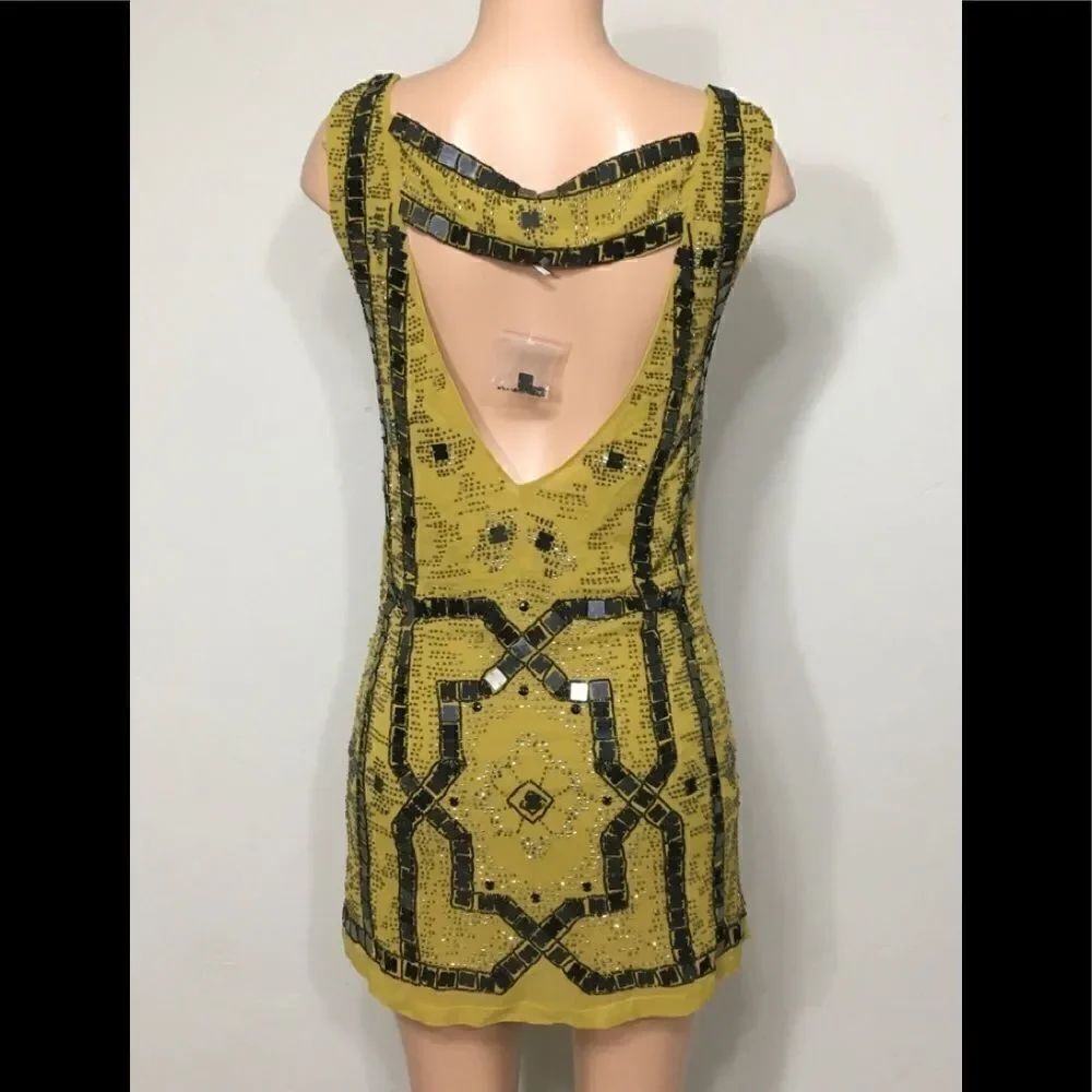 New. Speak Easy Beaded dress. Size O. RUNS SMALL. Retails $249 - Picture 6 of 8